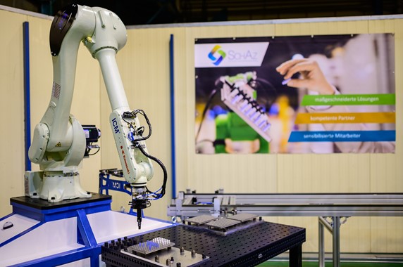 川崎机器人中小企业自动化生产实例图